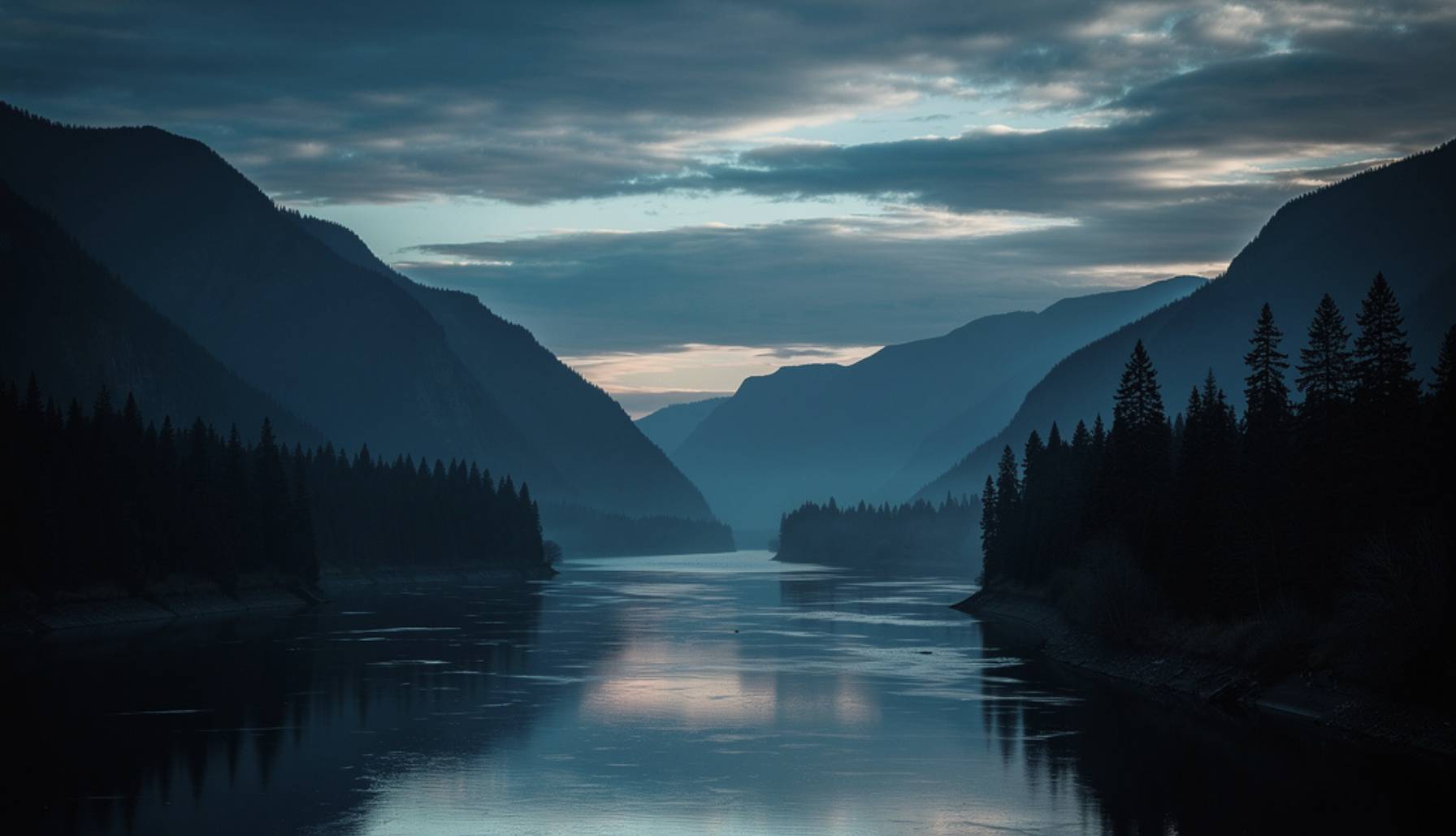 Columbia River valley at dusk — Pacific Northwest landscape